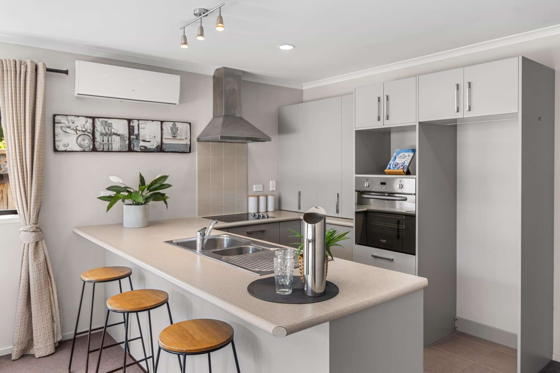 1/15 Albert Street Hamilton East_0