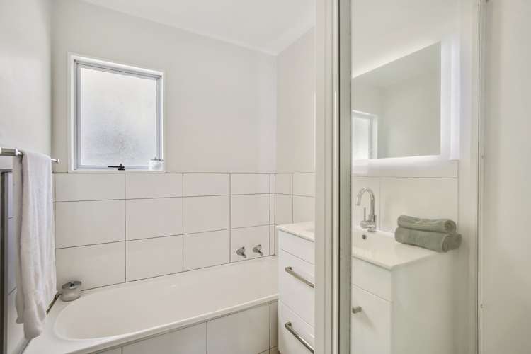 13 Maywood Crescent Glen Eden_13