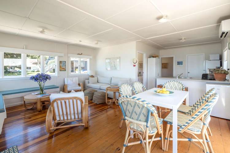 35 The Strand Onetangi_5