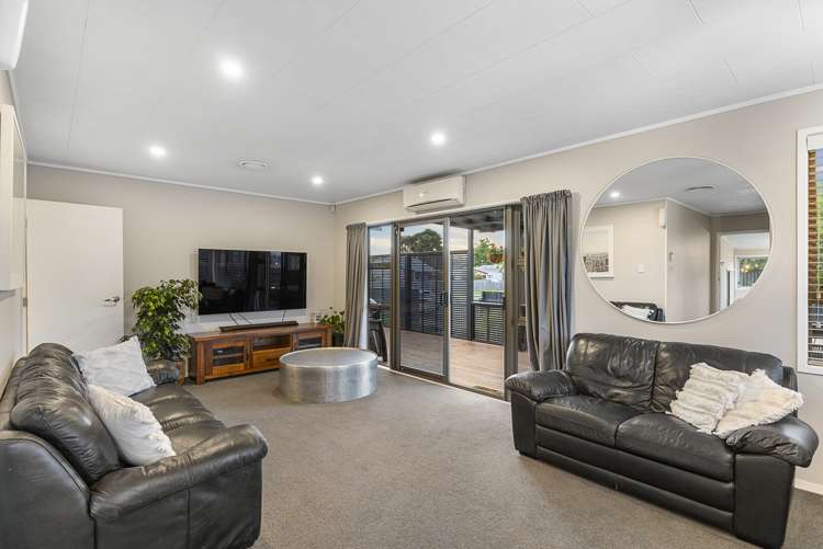 8 Bluewater Place Wattle Downs_5