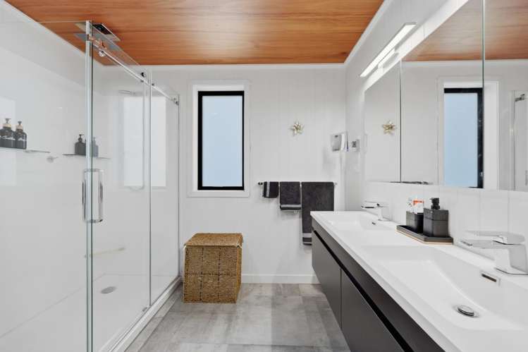 5 and 11 Mulberry Grove Road Great Barrier Island_14