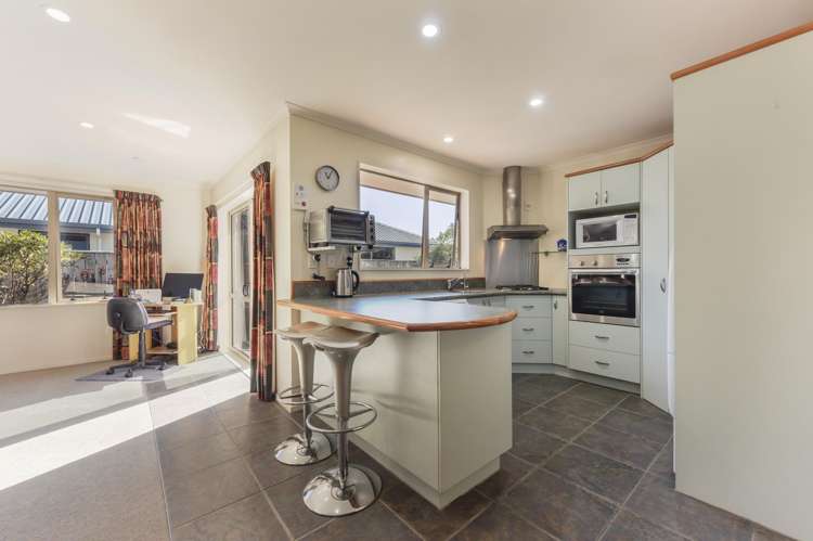 8 Otia Drive Richmond_4