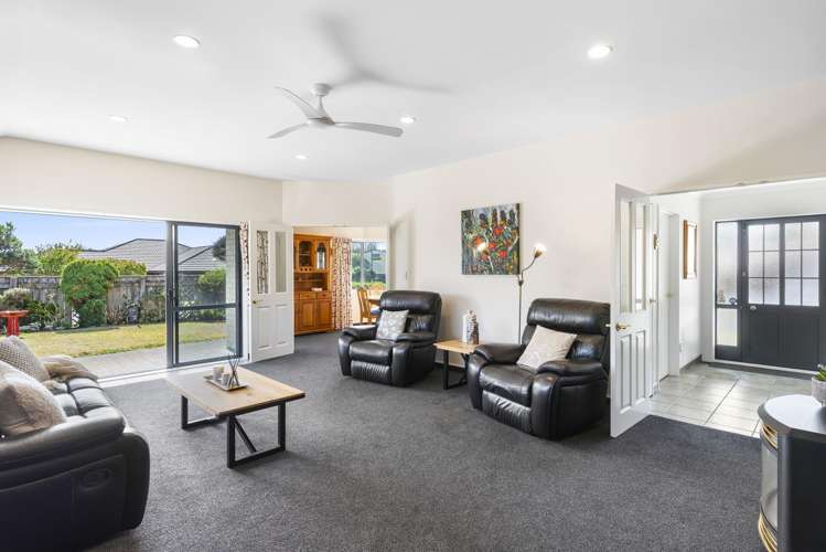 2 Sams Way Raumati South_7