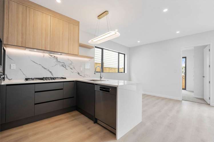 3/ 16 Madison Place Forrest Hill_8