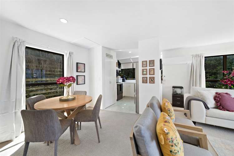 52 Wynyard Crescent Fernhill/Sunshine Bay_6