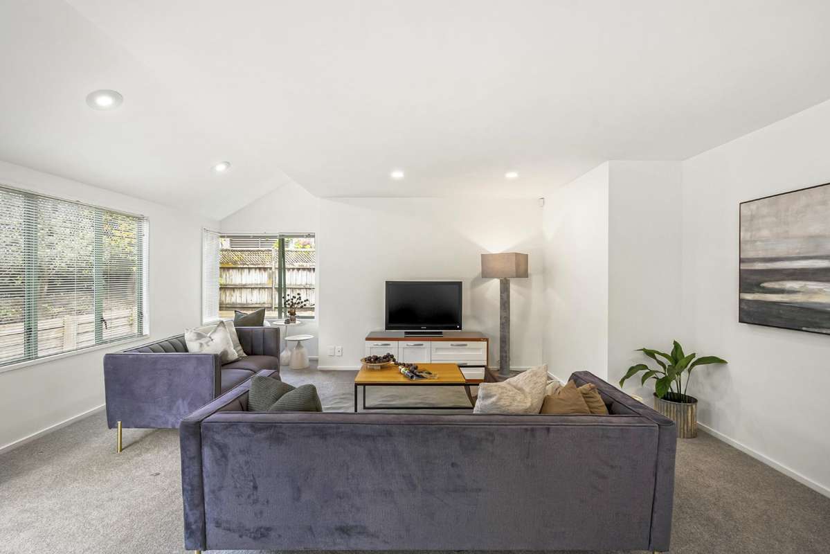 8B Stoneleigh Court_1