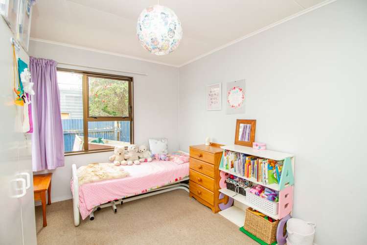 28 Norfolk Saint Arakura Wainuiomata_10