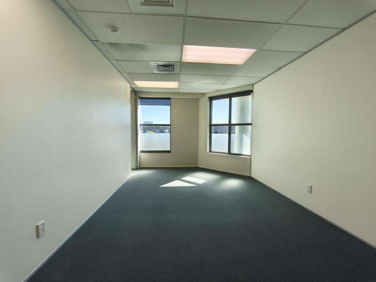 46 Taharoto Road Takapuna_11