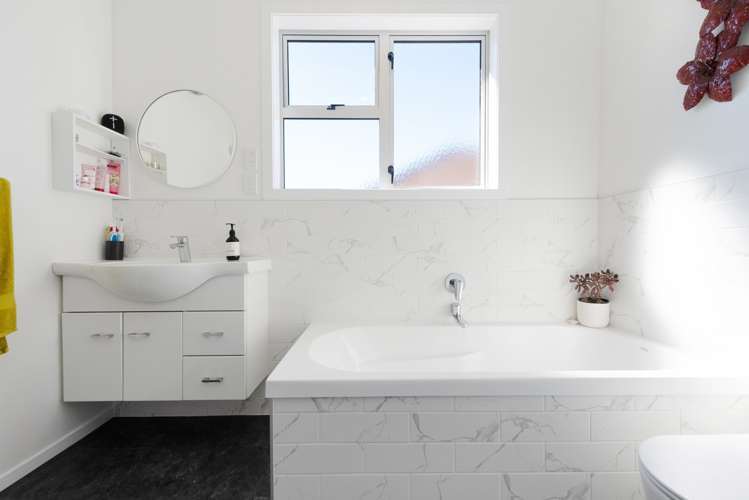 2 Atua Street Johnsonville_15