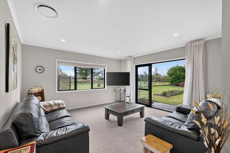 62 Graeme Foote Street Darfield_6