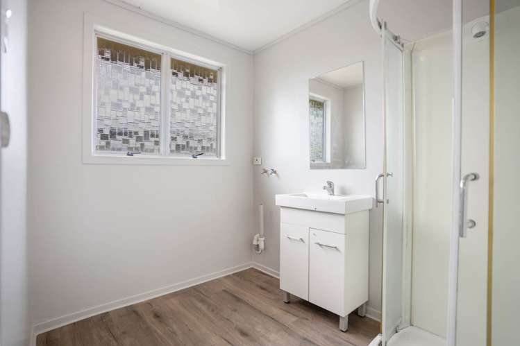 17 Dairy Road Otara_14