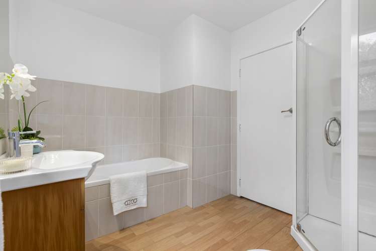 122 Beach Road Castor Bay_13