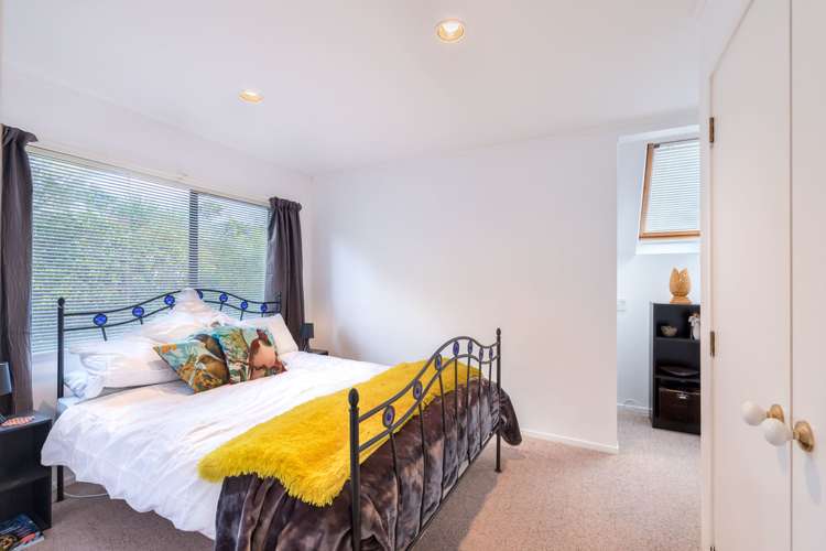 2 Daffodil Street Titirangi_11