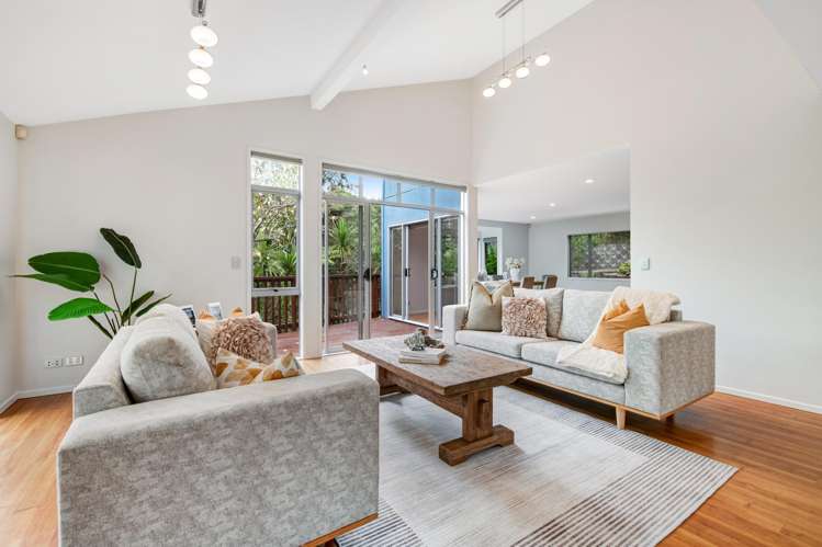 9 Springwater Vale Unsworth Heights_6