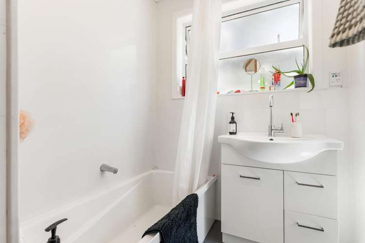 286 Adelaide Road Newtown_13