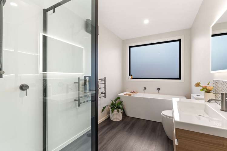 75 Magnum Drive Cromwell_14