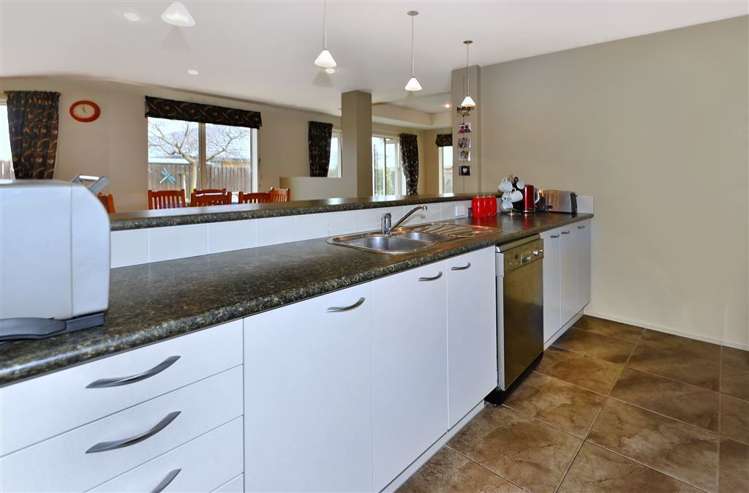 37 Awatea Gardens Wigram_10