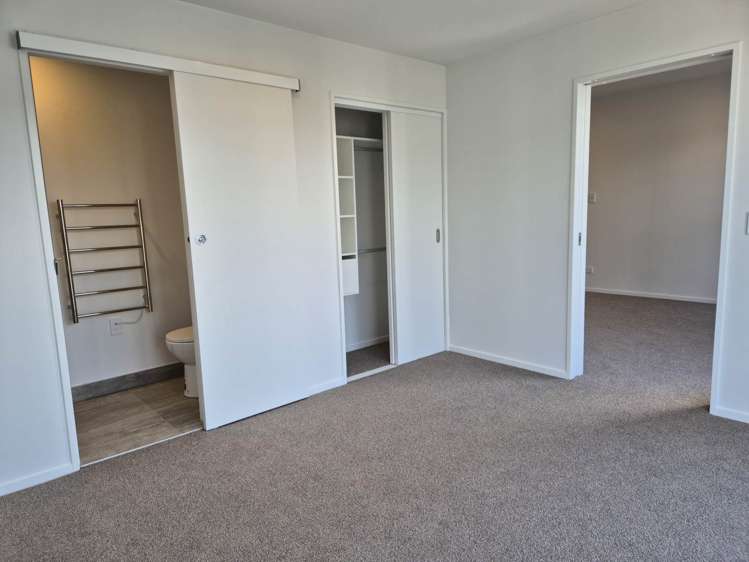 5/3 Treasure Lane Te Atatu South_9