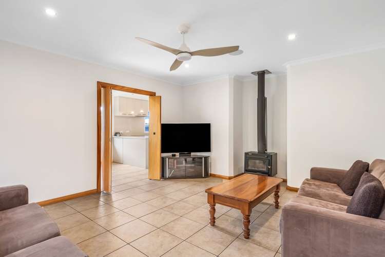 10 Neale Avenue Stoke_13