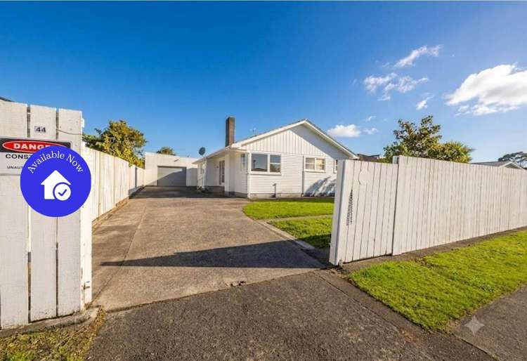 44 Convair Crescent_0