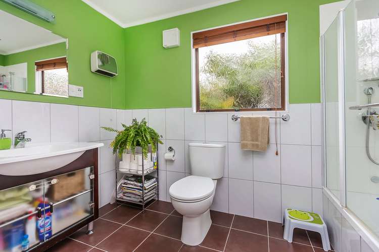 24 Thatcher Crescent Crofton Downs_27