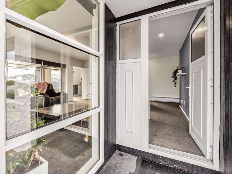 81 Gray Crescent_1