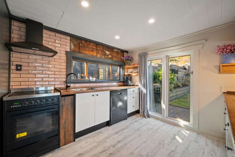 2 Ripon Street Lyttelton_8