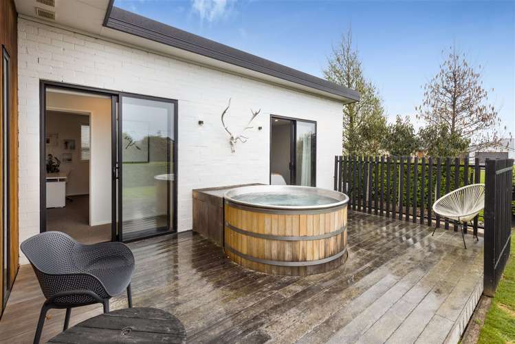 4 Piper Lane Burleigh_16