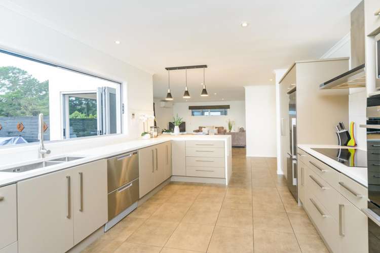 78 Cashmere Drive Fitzherbert_6