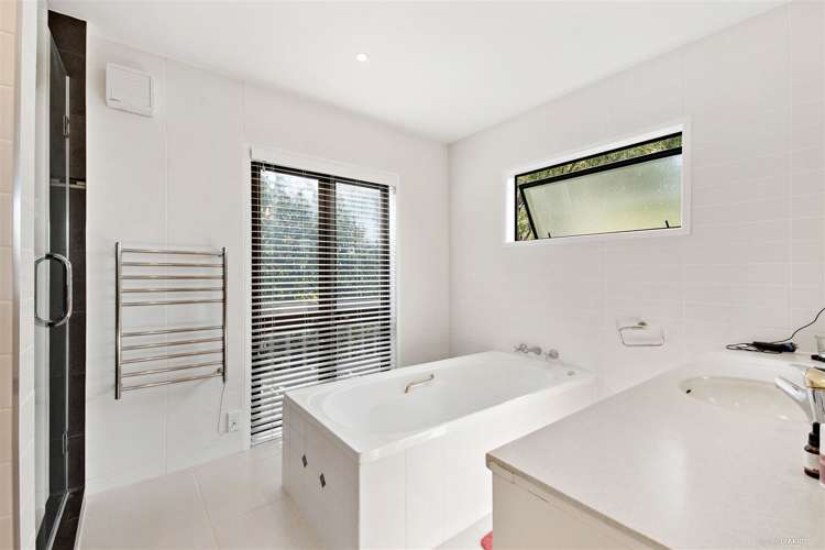 1/555 Beach Road Murrays Bay_11