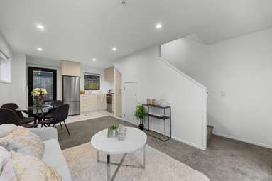 4/14 Wilsher Crescent_4