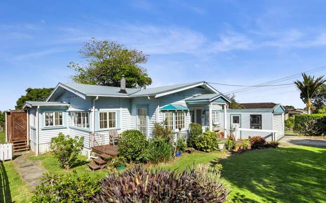 Character Family Home & Income on 921m2 (MHS)