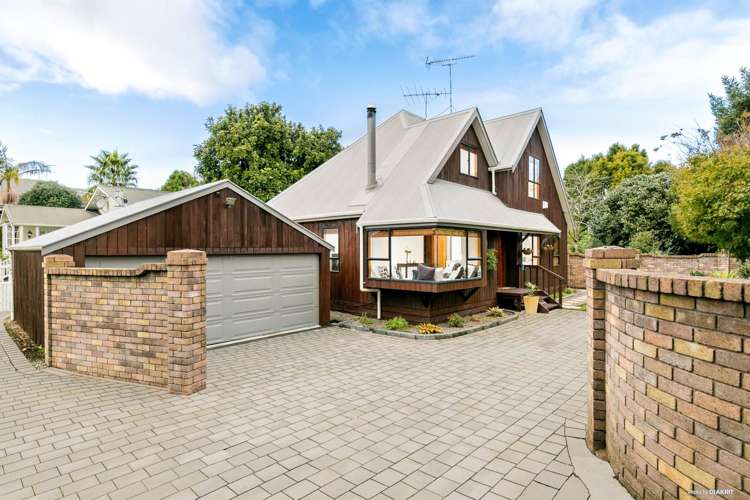 152 The Drive Epsom_15