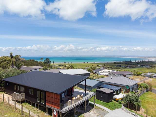 Brand New Beach Life & Stunning Sea Views