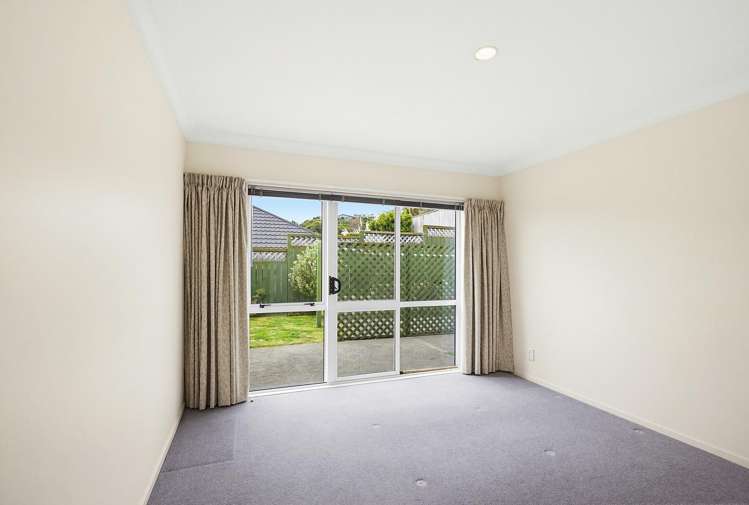 1 Tombane Terrace Papakowhai_14