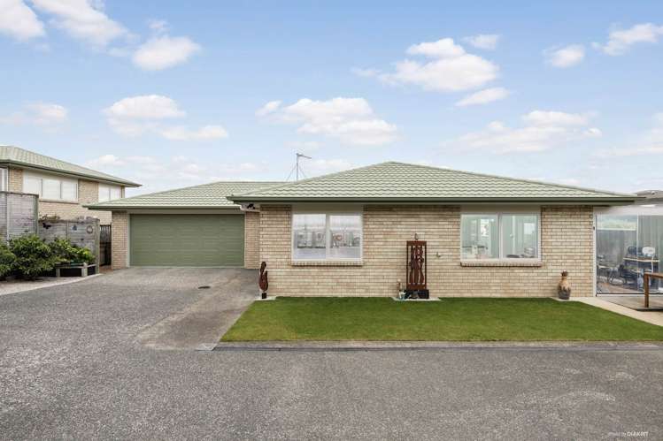 57/8 Village Place Tuakau_14