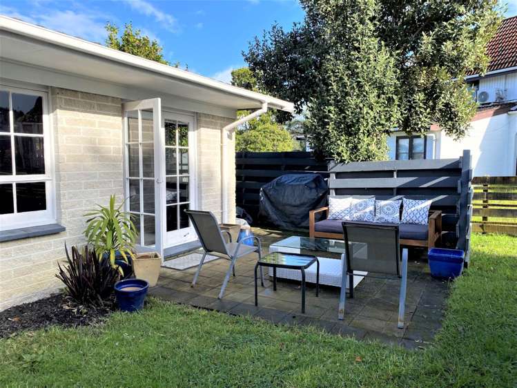 3/220 East Coast Road Forrest Hill_1