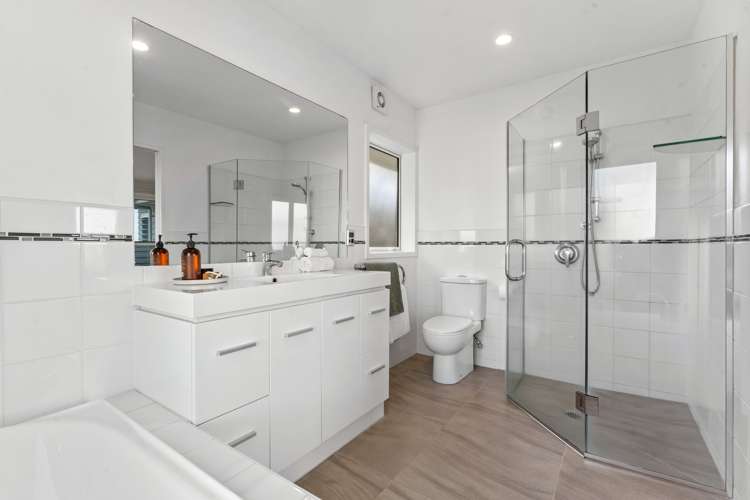 88 Churchill Road Murrays Bay_16