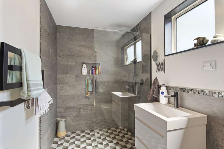 13a Hanlon Crescent Narrow Neck_7