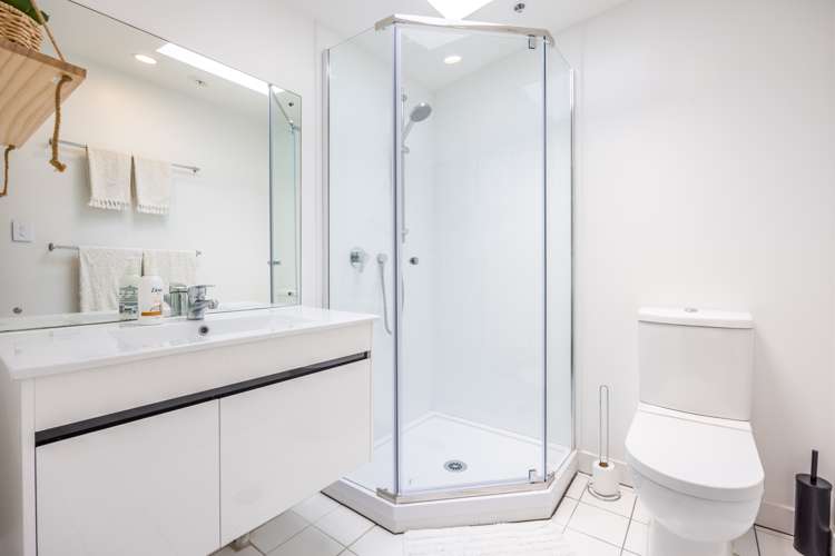 2a/4 Lorne Street Auckland Central_13