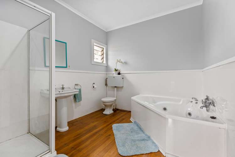 1835 Egmont Road Kaimiro_19