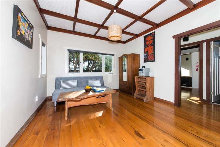 49 Queen Mary Avenue New Lynn_11