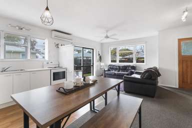 15b Bracken Street_3