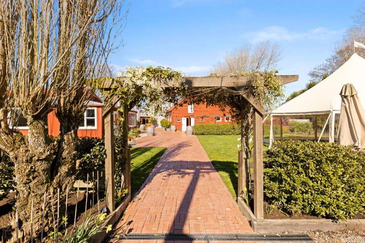 307 Larcombs Road Weedons_34