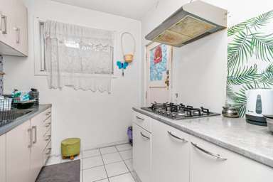 2/28 Locarno Avenue_3