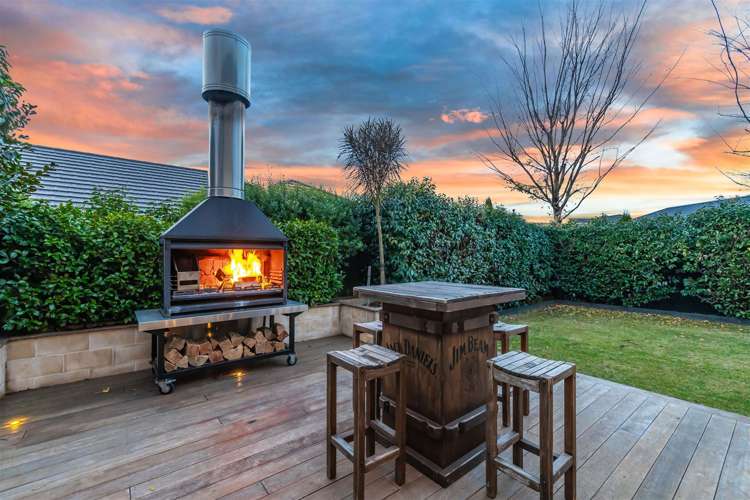 140 Hussey Road Northwood_34