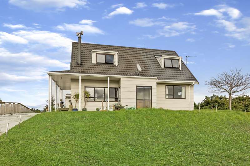 8 Lily Way Pyes Pa Western Bay Of Plenty Houses For Sale