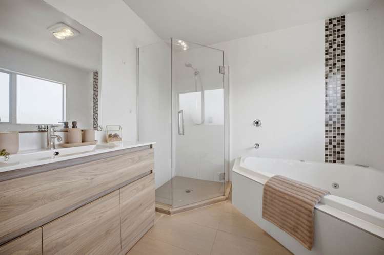 6 Hilton Close Fairview Heights_17