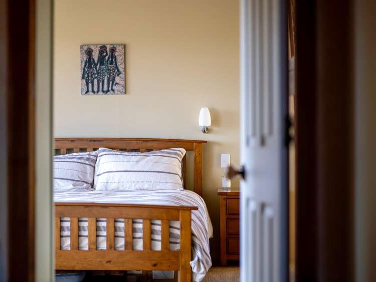 18 Lichen Grove Russell_12