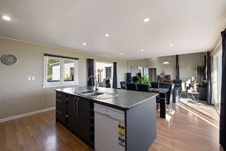 101 Albert Road Tokomaru_16